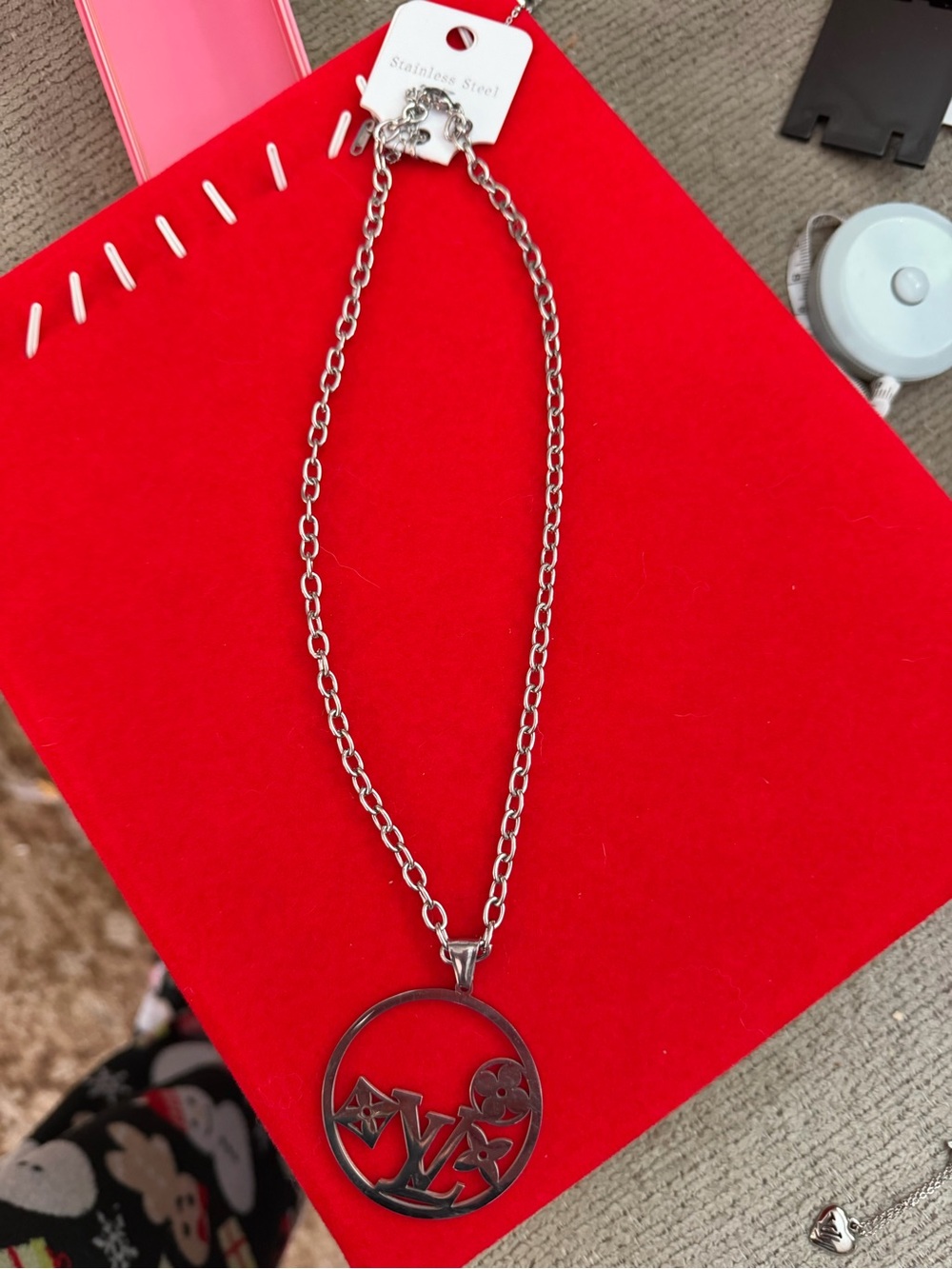 Silver Tone Circle Pendant Necklace - fashion jewelry, stainless steel - Picture 4 of 5